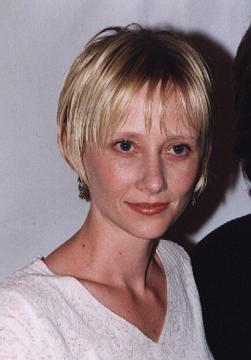women night_ creative integrity Award 3 6 99.jpg (13044 bytes)